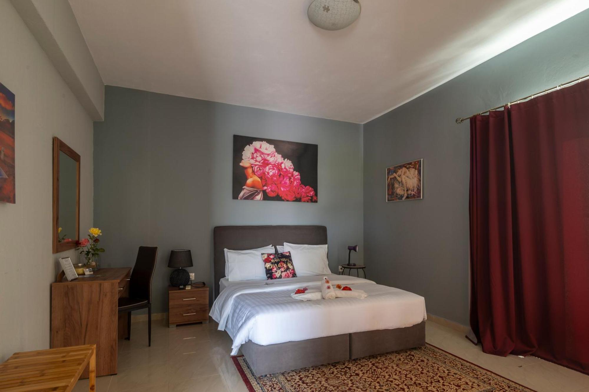 La Vatura Hotel Gialova Exterior photo